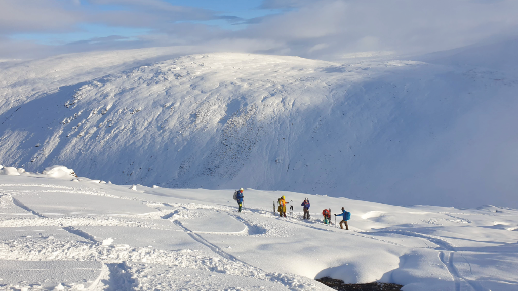 5 Group enjoying early season powder on the east side of Cairngorm photo by Emma Holgate