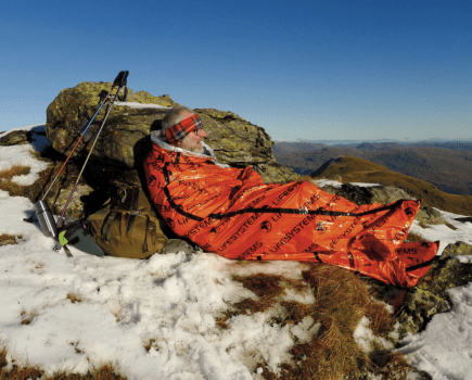 LOMO's bag also provides a comfortable cold weather lunch_credit Peter Macfarlane